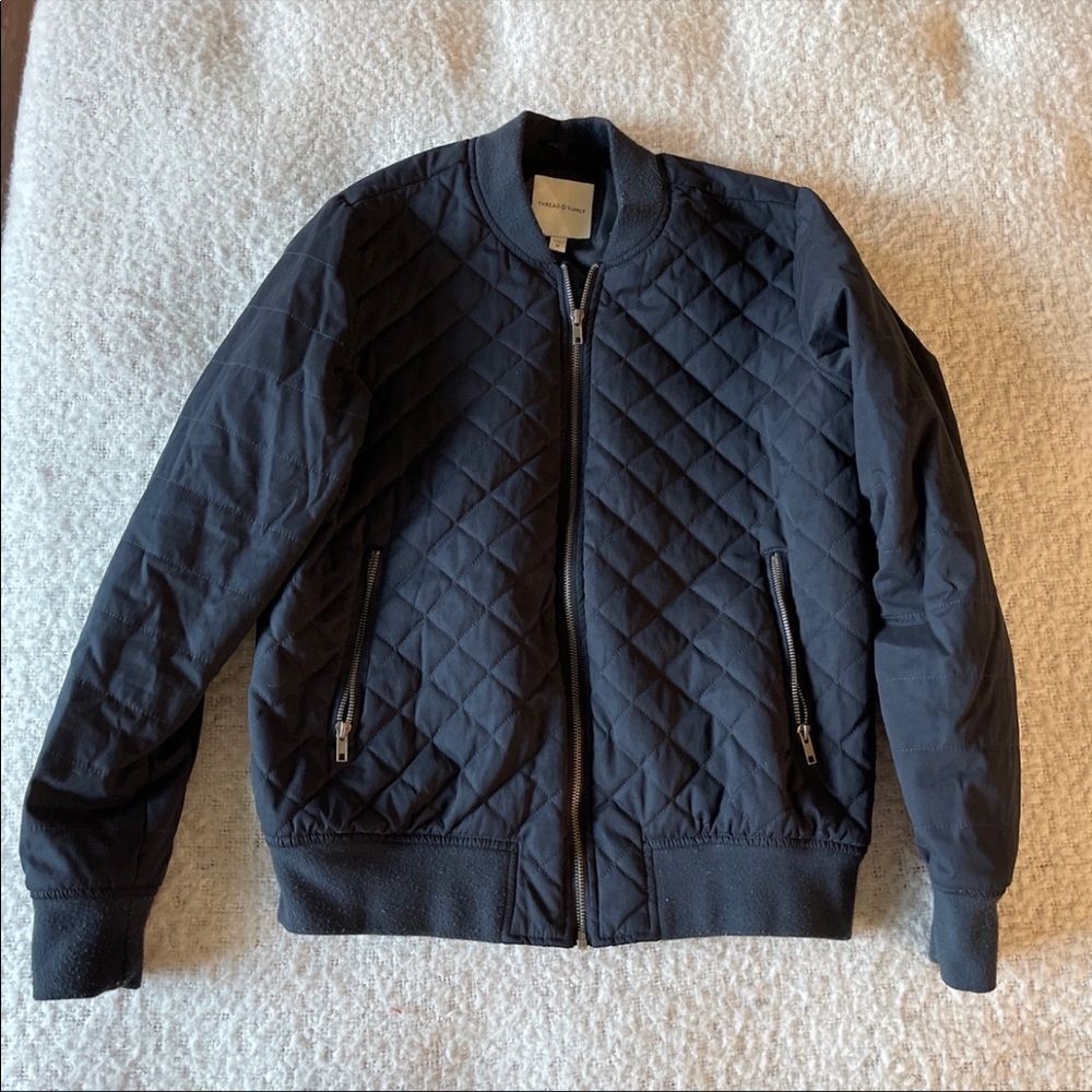 Thread & supply jacket M‎